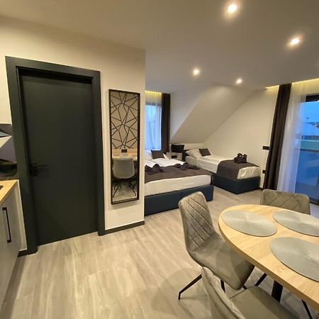 Luxury Apartments เคสเท ภายนอก รูปภาพ